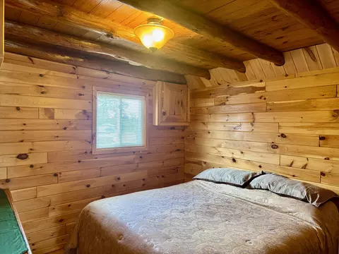 Bedroom - 2142 Eaton Trl, Grayling, MI 49738 photo 1 of 7