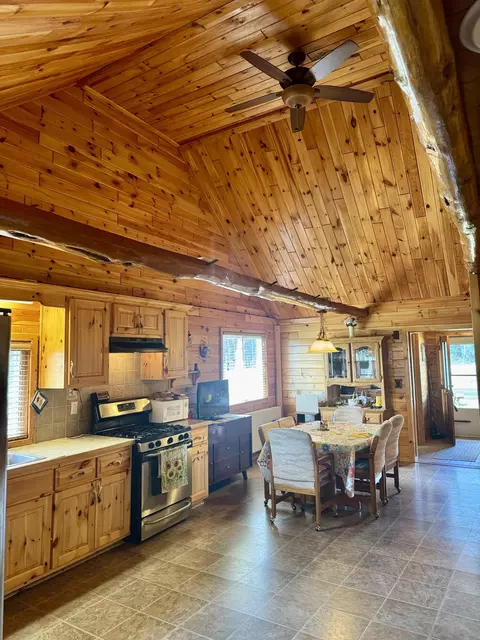 Kitchen - 2142 Eaton Trl, Grayling, MI 49738 photo 3 of 3