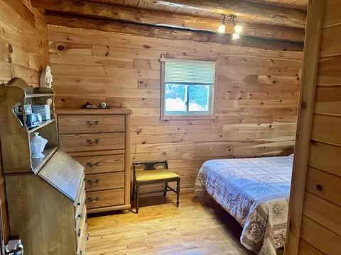 Bedroom - 2142 Eaton Trl, Grayling, MI 49738 photo 4 of 7
