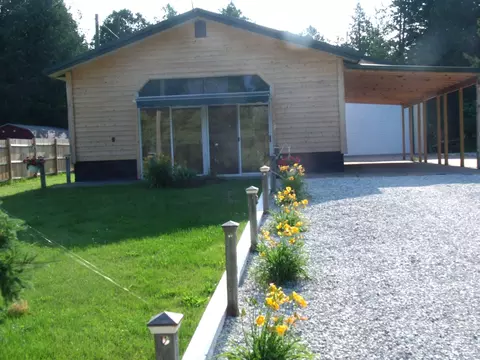 4083 N St Martins Point Rd, Hessel, MI 49745