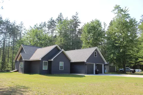 1105 Lone Pine Dr, Fairview, MI 48621