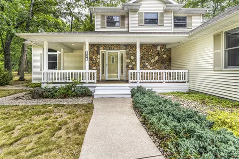 149 Oak Marr Dr, Houghton Lake, MI 48629