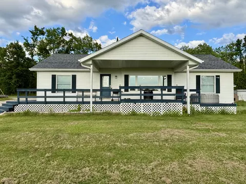 21295 Hutchinson Hwy, Onaway, MI 49765