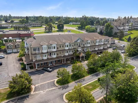 725 Harbor Watch Dr # 306, Petoskey, MI 49770