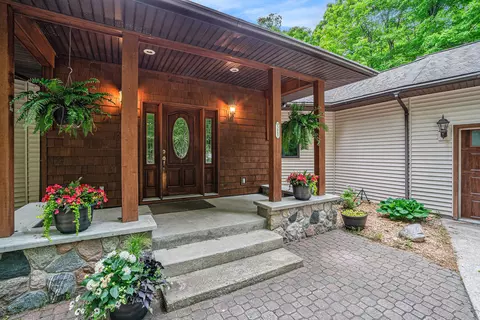 3007 Akins Ln, Bellaire, MI 49615