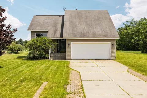 2654 Hickorywood Dr, Gaylord, MI 49735