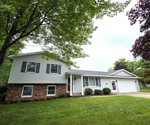 2912 Emmet St, Alpena, MI 49707