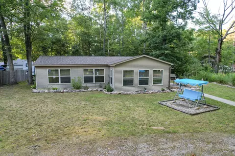 1177 Birch St, Harrison, MI 48625