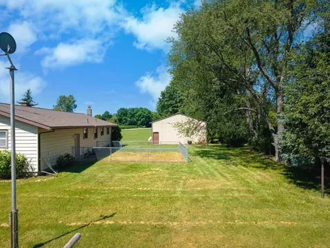 Exterior - 2191 Grand River Rd, Bancroft, MI 48414 photo 7 of 11