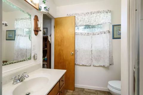 Bath - 2191 Grand River Rd, Bancroft, MI 48414 photo 1 of 2