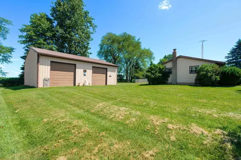 Exterior - 2191 Grand River Rd, Bancroft, MI 48414 photo 3 of 11