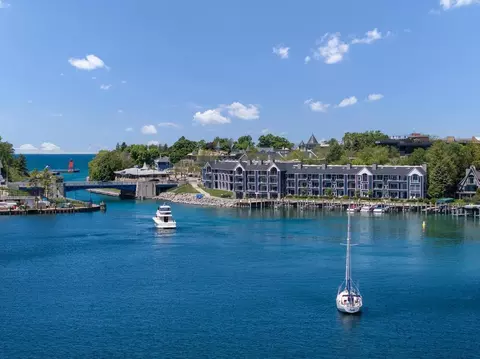 100 Michigan Ave UNIT 87, Charlevoix, MI 49720