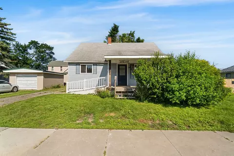 318 S C St, Cheboygan, MI 49721