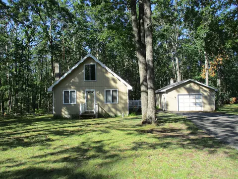 2840 Oak Ave, Lewiston, MI 49756