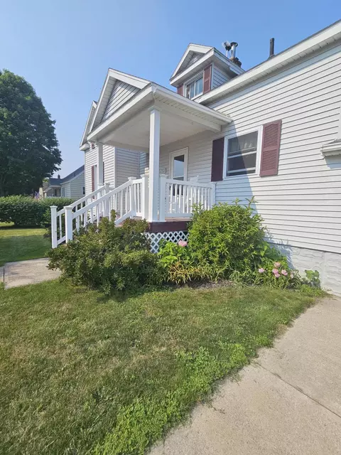 Exterior - 113 E Wisner St, Alpena, MI 49707 photo 2 of 12