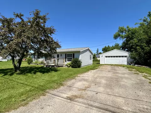 1030 Randolph St, Cheboygan, MI 49721