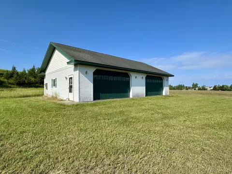 1102 Needle Point Dr, Cheboygan, MI 49721