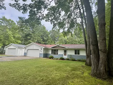 992 Springwood Dr, Prudenville, MI 48651