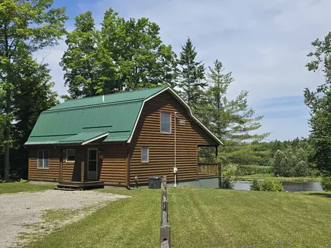 8716 W Mccollum Lake Rd, Curran, MI 48728
