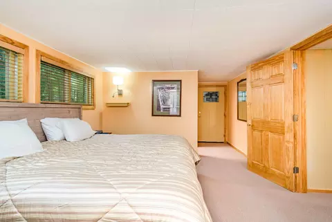 Bedroom - 141 Juniper St, Roscommon, MI 48653 photo 3 of 5