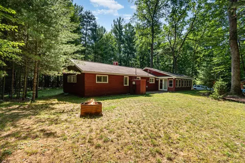 Exterior - 141 Juniper St, Roscommon, MI 48653 photo 5 of 7