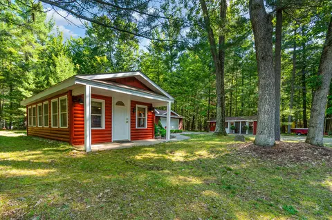 Exterior - 141 Juniper St, Roscommon, MI 48653 photo 2 of 7