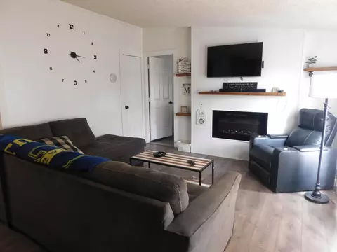 Living - 7286 Smith Trl, Grayling, MI 49738 photo 2 of 3