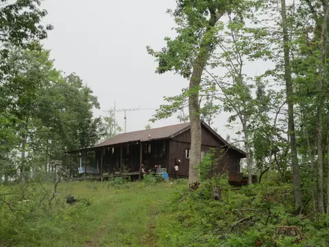5765 W Miller Rd, Lewiston, MI 49756