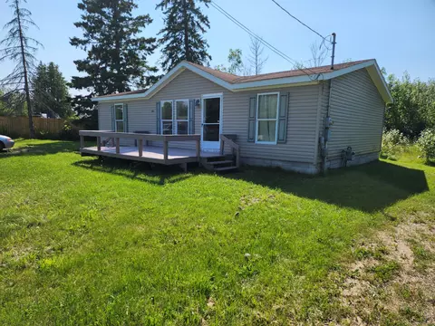 821 N Western Ave, Cheboygan, MI 49721
