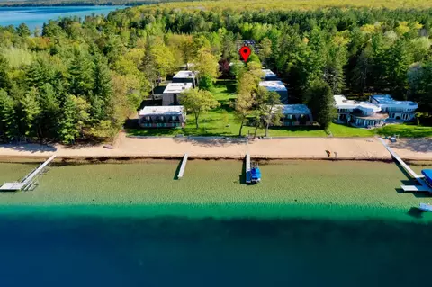 126 Flag Point Dr #3-B, Roscommon, MI 48653 photo 2