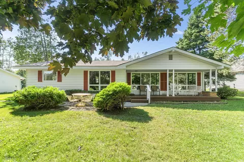 8280 E Foote Rd, Cheboygan, MI 49721