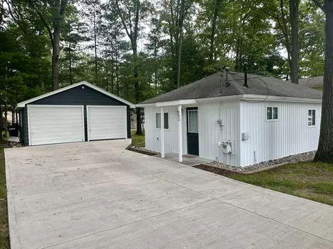 102 Pleasant View Ave, Roscommon, MI 48653