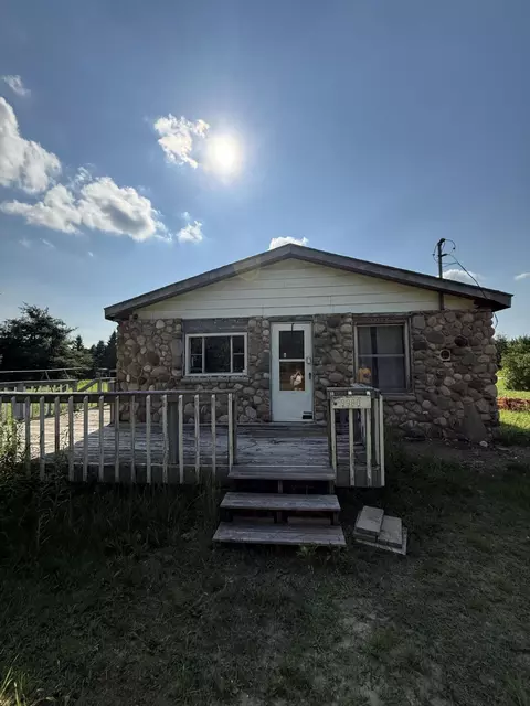 9980 N Old 27 N, Vanderbilt, MI 49795
