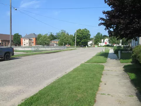 513 Pine St, Cheboygan, MI 49721 photo 24