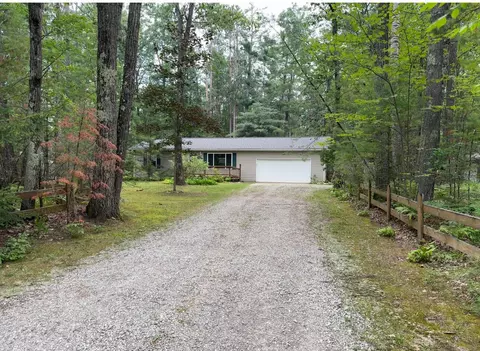3566 Cobb Rd, Lewiston, MI 49756