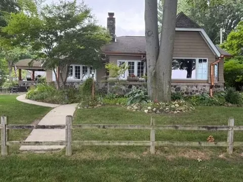 7086 Lakeview Dr, Lexington, MI 48450