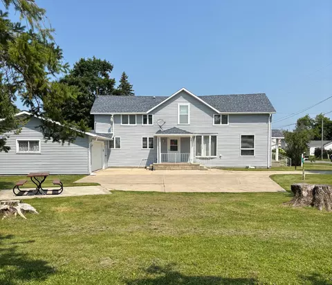 209 Duncan Ave, Cheboygan, MI 49721