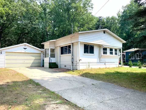 436 Ridgeview Dr, Prudenville, MI 48651