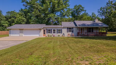 1673 Goldenrod Dr, Houghton Lake, MI 48629