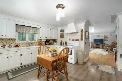 Kitchen - 10995 E Prior Rd, Durand, MI 48429 photo 1 of 2