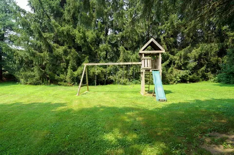 Exterior - 10995 E Prior Rd, Durand, MI 48429 photo 5 of 6