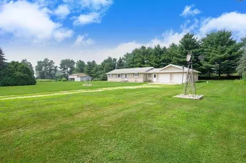Exterior - 10995 E Prior Rd, Durand, MI 48429 photo 2 of 6