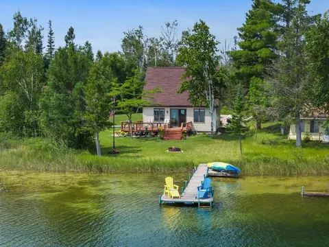 6120 Truscott Dr, Cheboygan, MI 49721