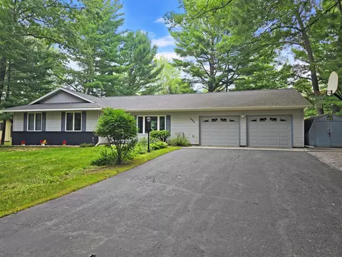 333 Bright Angel Dr, Prudenville, MI 48651
