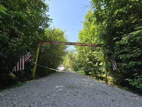 629 Algonquin Trl, Mio, MI 48647