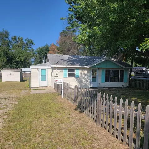 1673 Dartmouth Rd, Saint Helen, MI 48656