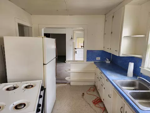 Kitchen - 46 Bridge St, Petoskey, MI 49770 photo 2 of 2