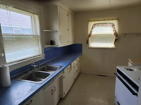 Kitchen - 46 Bridge St, Petoskey, MI 49770 photo 1 of 2