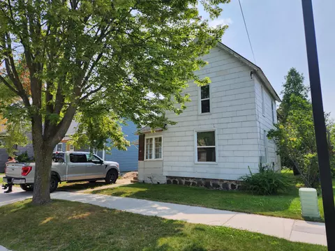 46 Bridge St, Petoskey, MI 49770