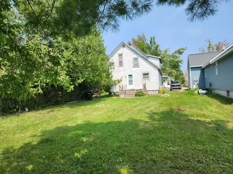 Exterior - 46 Bridge St, Petoskey, MI 49770 photo 4 of 4